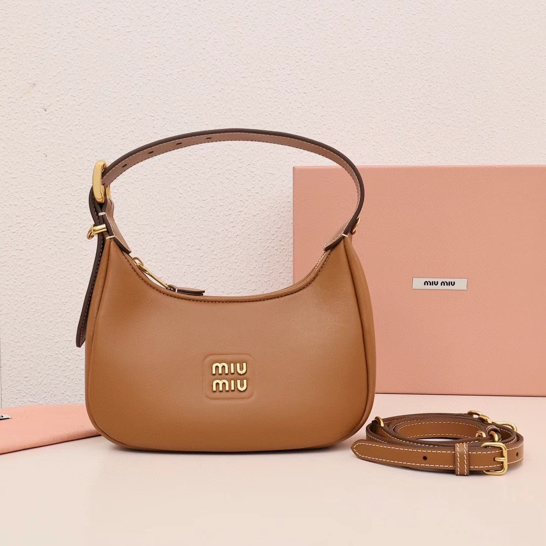 Smooth Curved Shoulder Bag