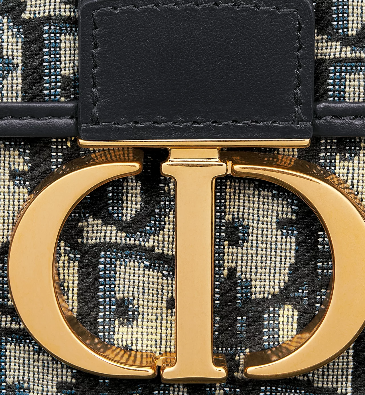 Miss Montaigne Bag With Chain