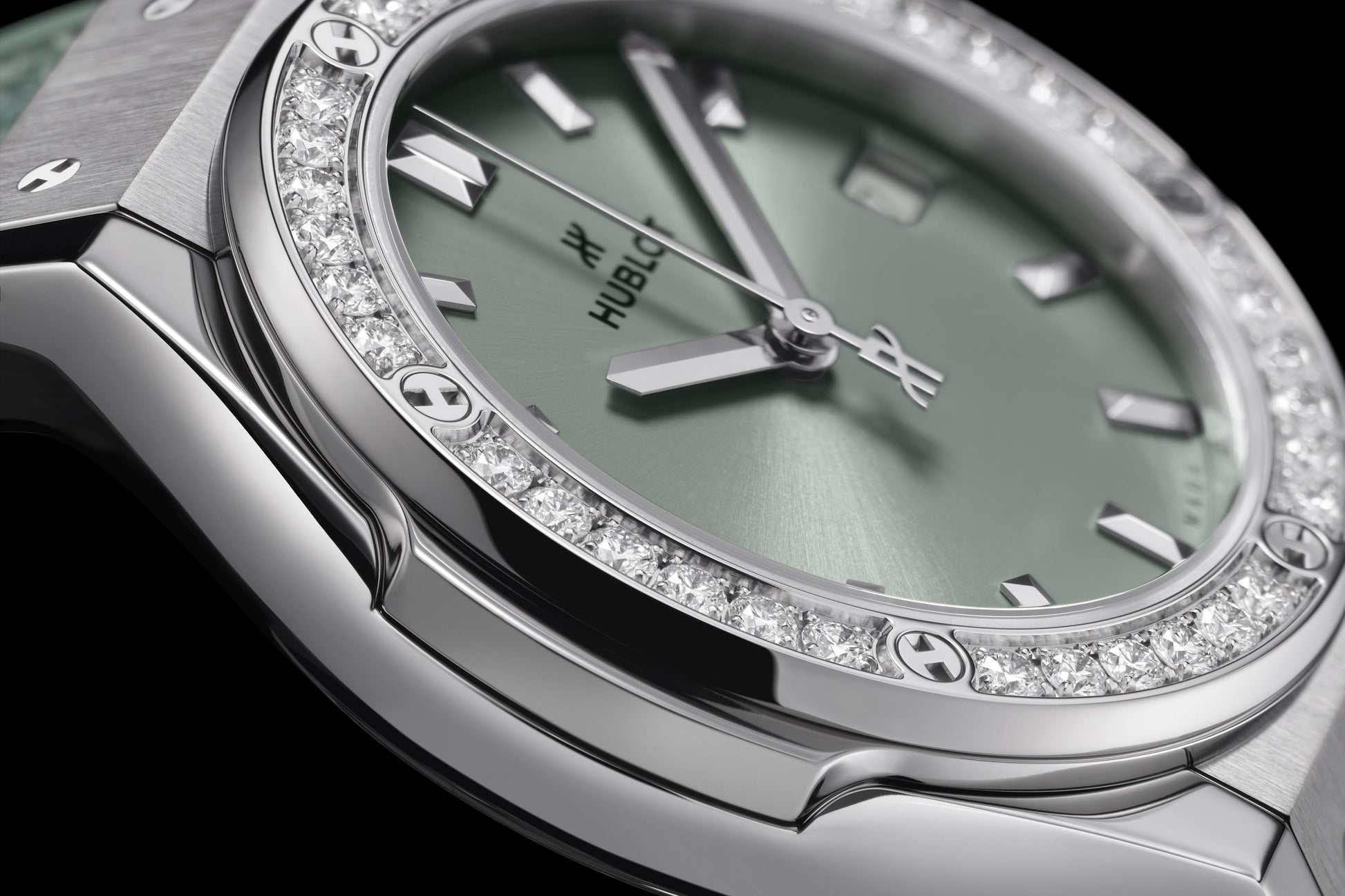 Classic Fusion Titanium Sage Green Diamonds 33 mm