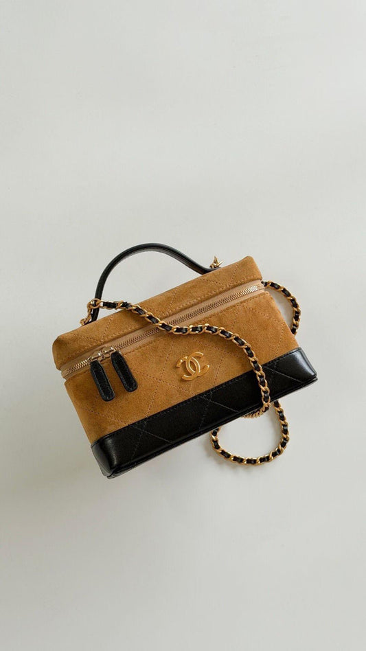 CLASSIC VANITY WITH CHAIN