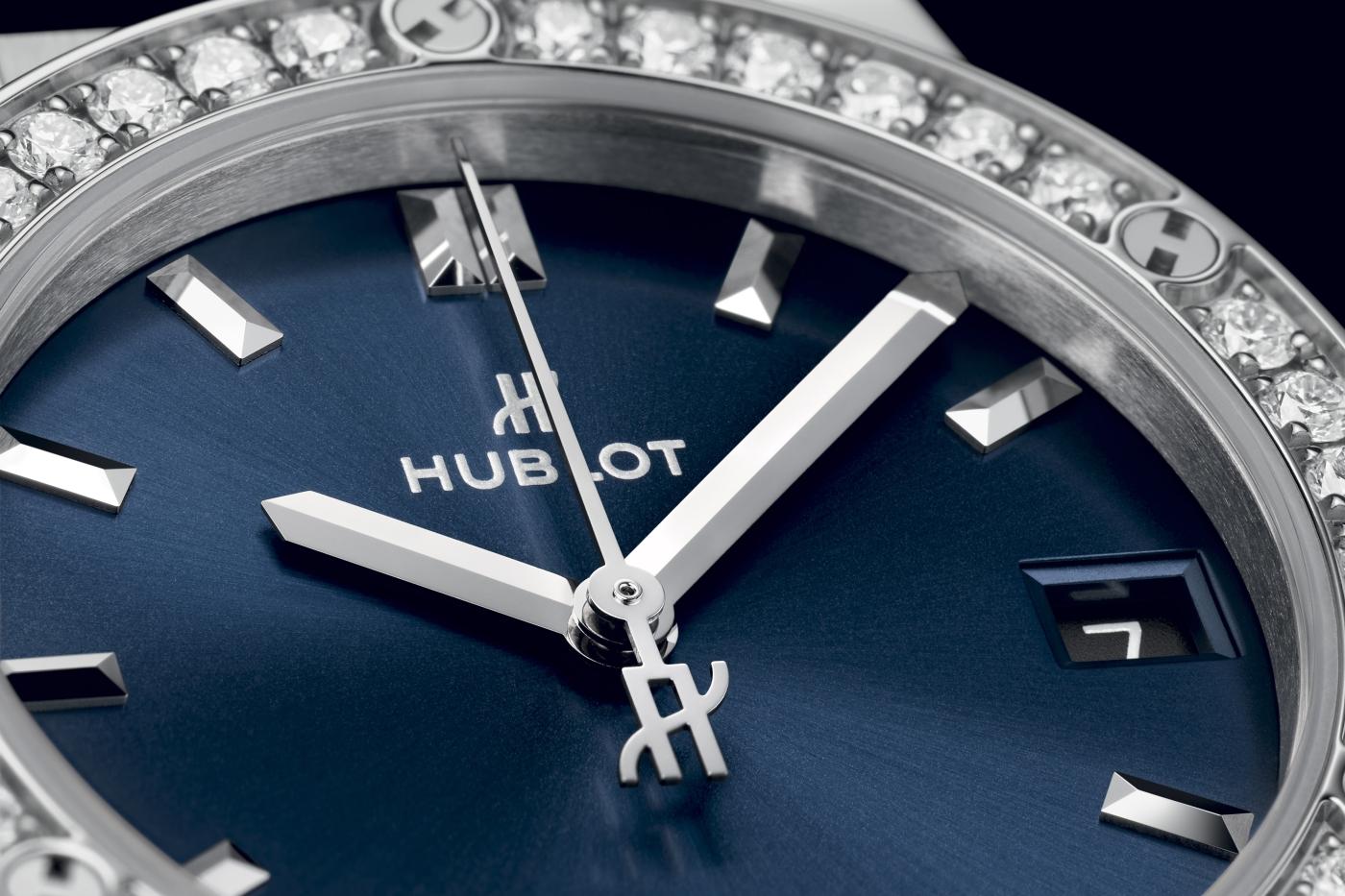 Classic Fusion Titanium Blue Diamonds 33 mm