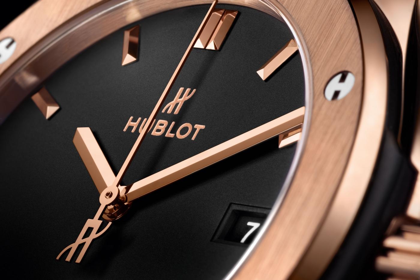 Classic Fusion 42 mm King Gold Matte Black Dial Rubber Strap Watch