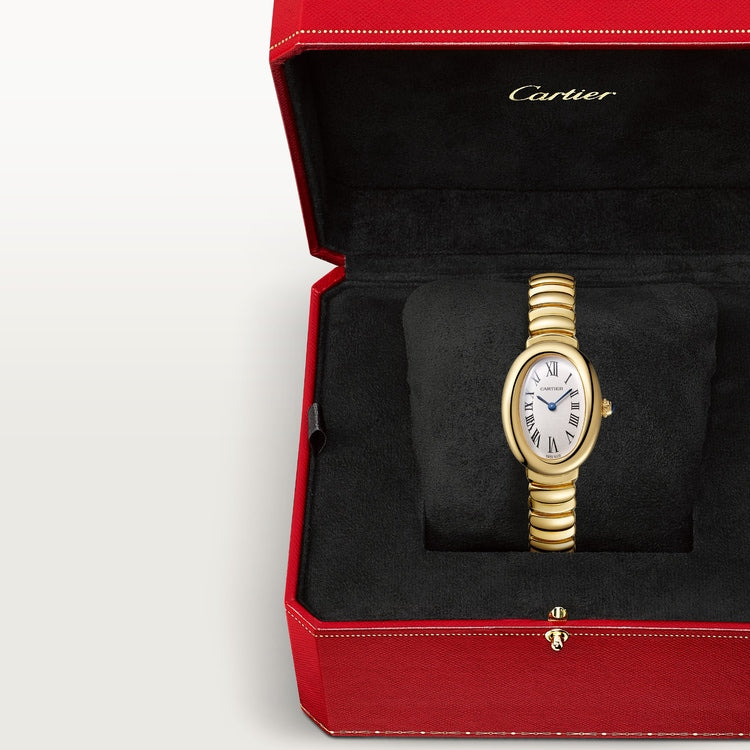 Baignoire Small 31.4mm x 23.09mm Yellow Gold Beaded Crown Silvered Dial Yellow Gold Bracelet Quartz Watch