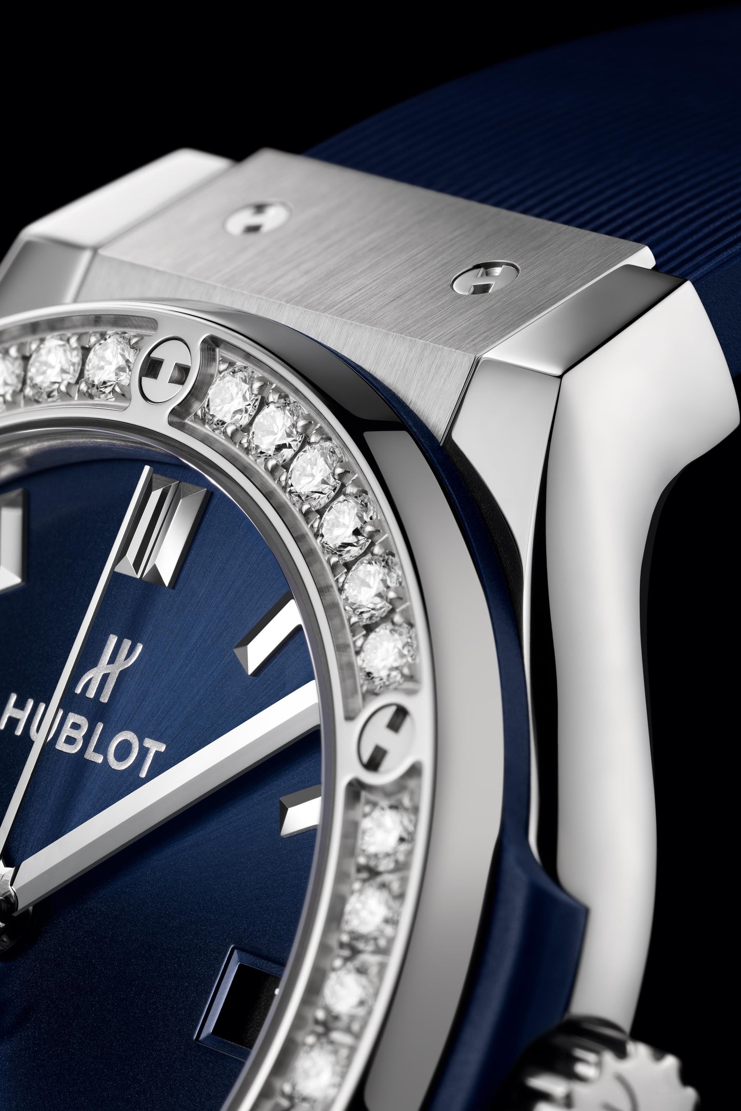 Classic Fusion Titanium Blue Diamonds 38 mm Watch
