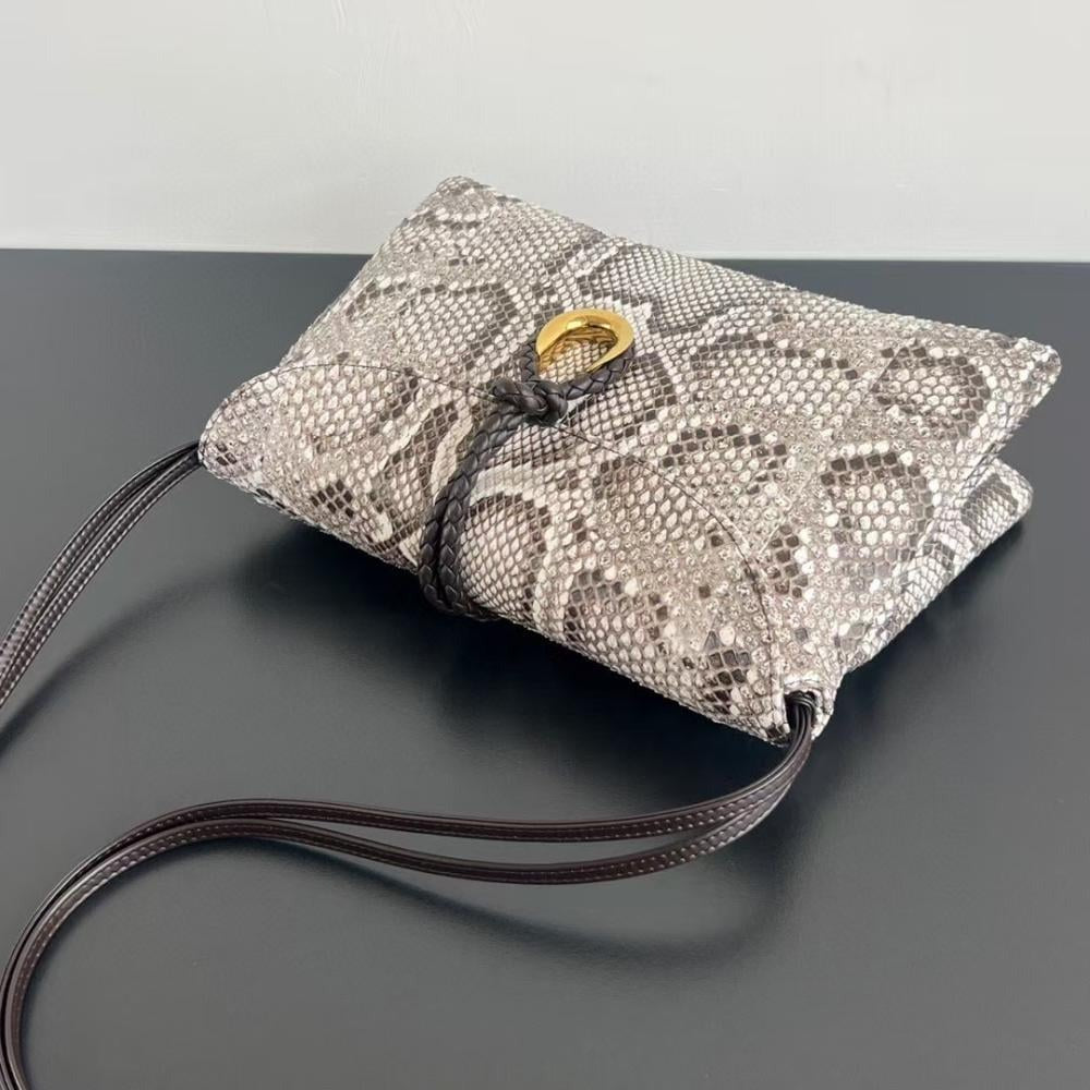 Bottega Veneta Liberta