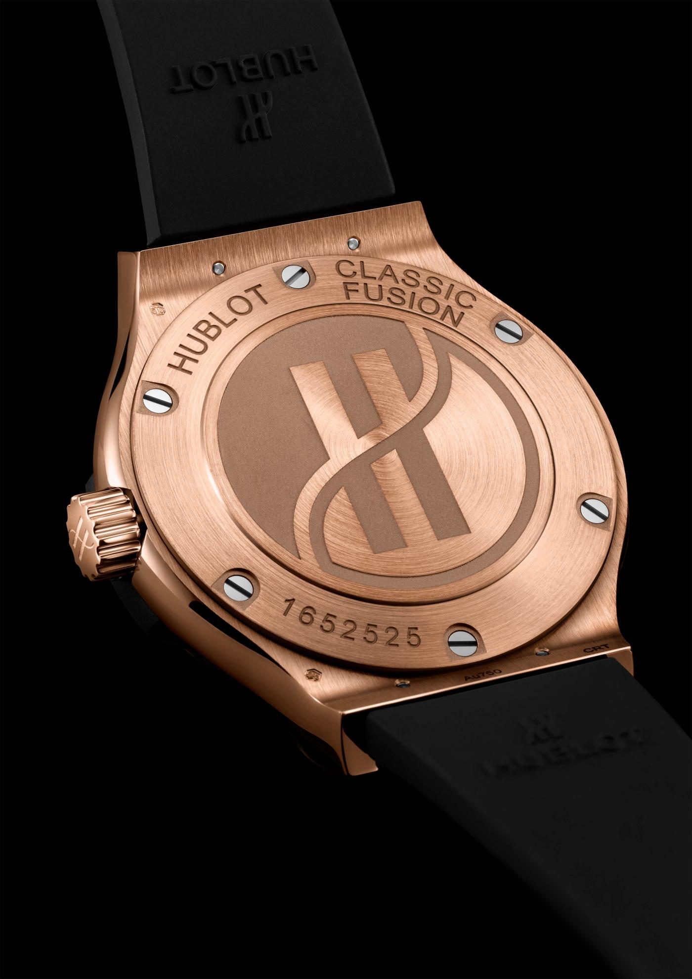 Classic Fusion King Gold Diamond Black Dial Rubber Strap Watch 33MM