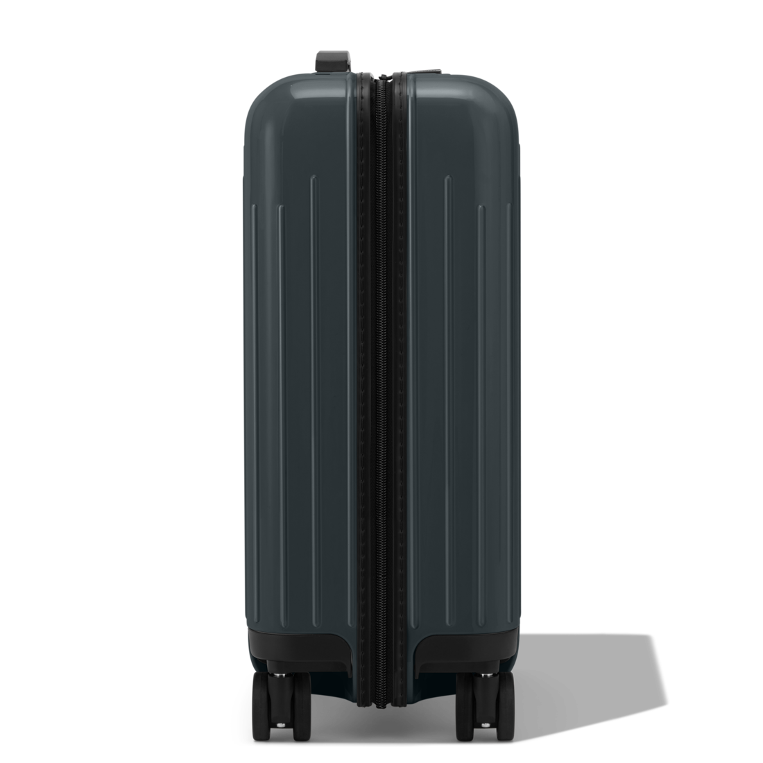 RIMOWA Essential Lite