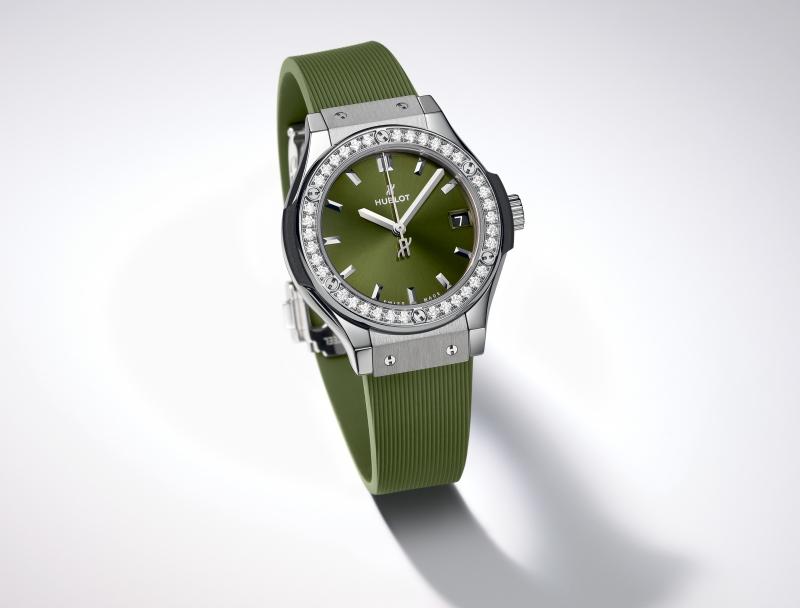 Classic Fusion Titanium Green Diamonds 33 mm