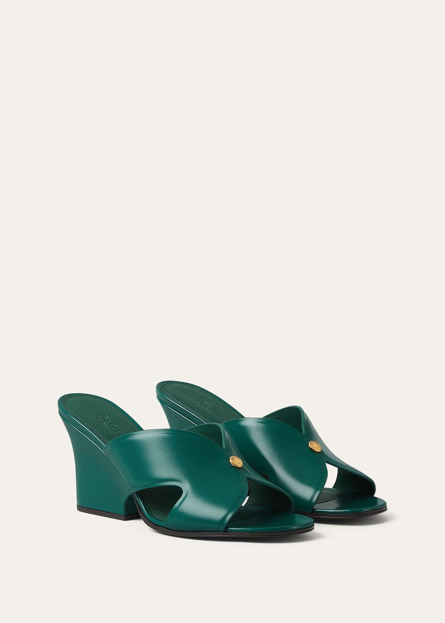 Vera Sandal  Calfskin