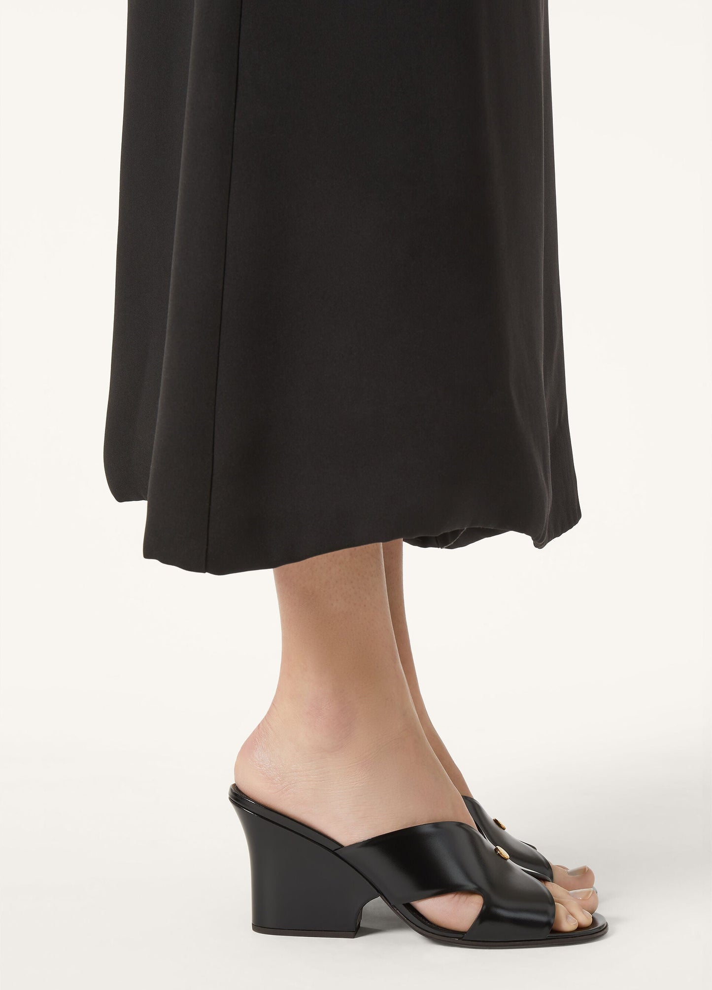 Vera Sandal  Calfskin