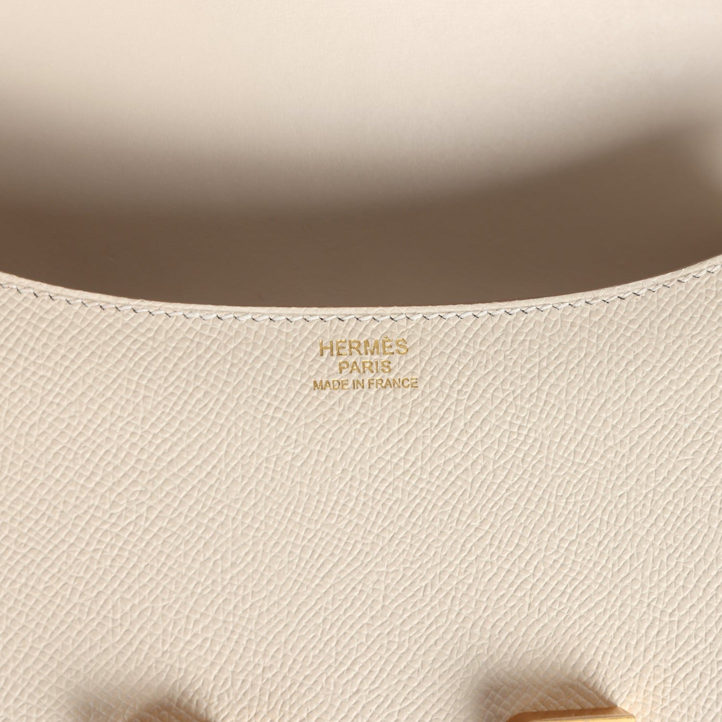 Constance 1-24 Craie Epsom Brushed Gold Hardware