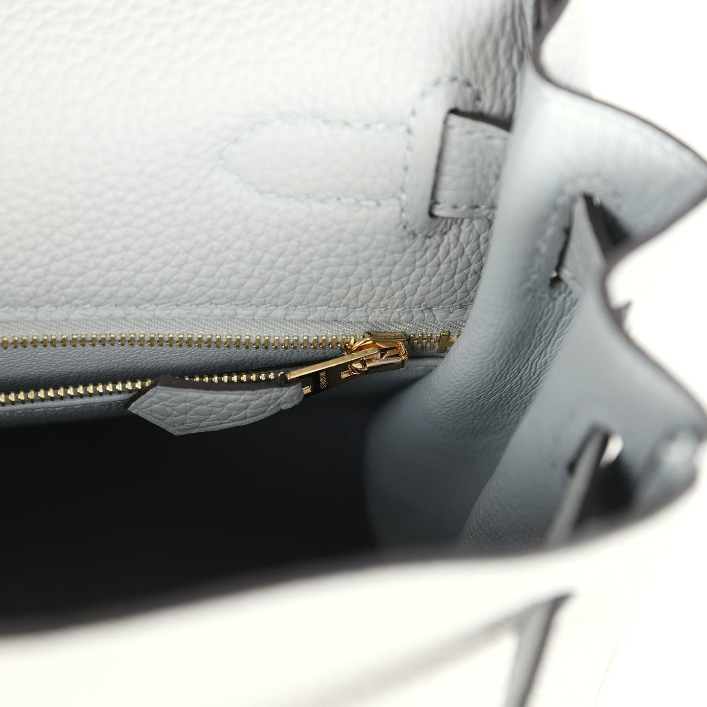 Kelly Retourne 28 Bleu Glacier Togo Gold Hardware