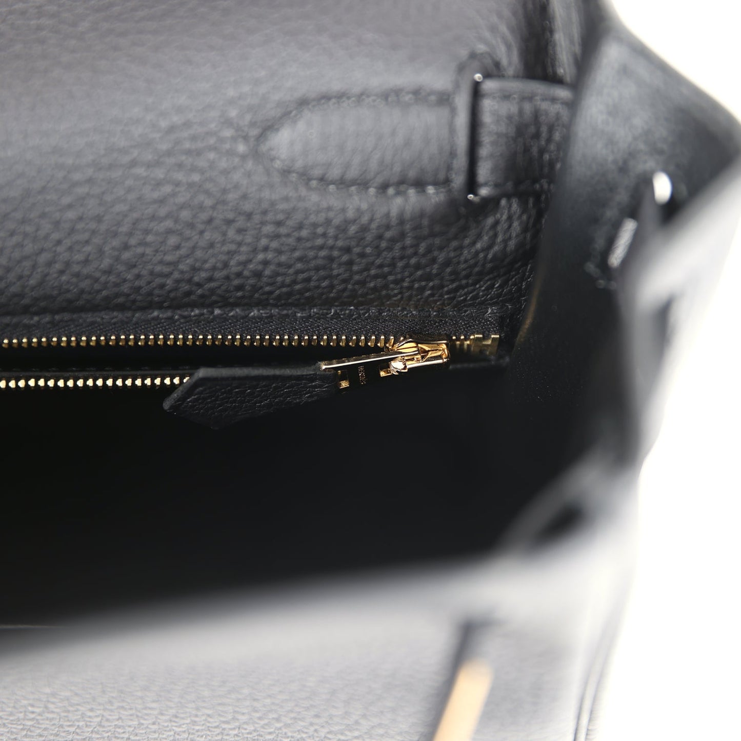 Kelly Retourne 28 Black Togo Gold Hardware