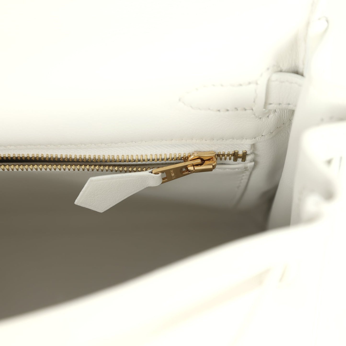 Hermes Kelly Retourne 25 New White Swift Gold Hardware