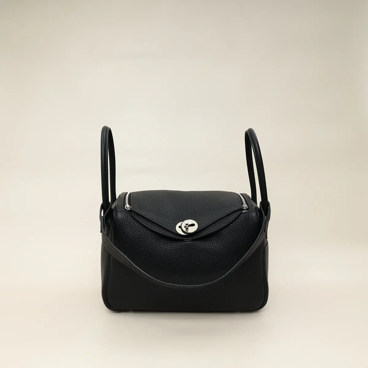 Hermes Noir Lindy 26 Bag
Your Cart Subtotal