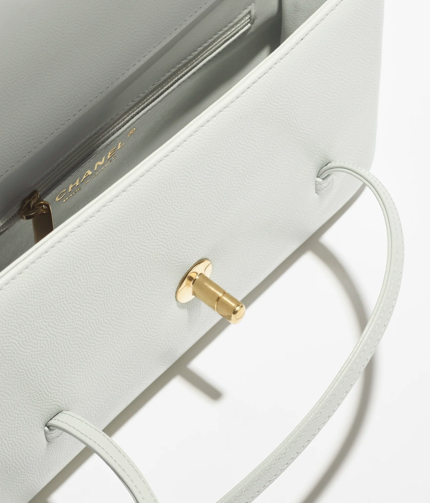 Clutch in Grainy Shiny Calfskin