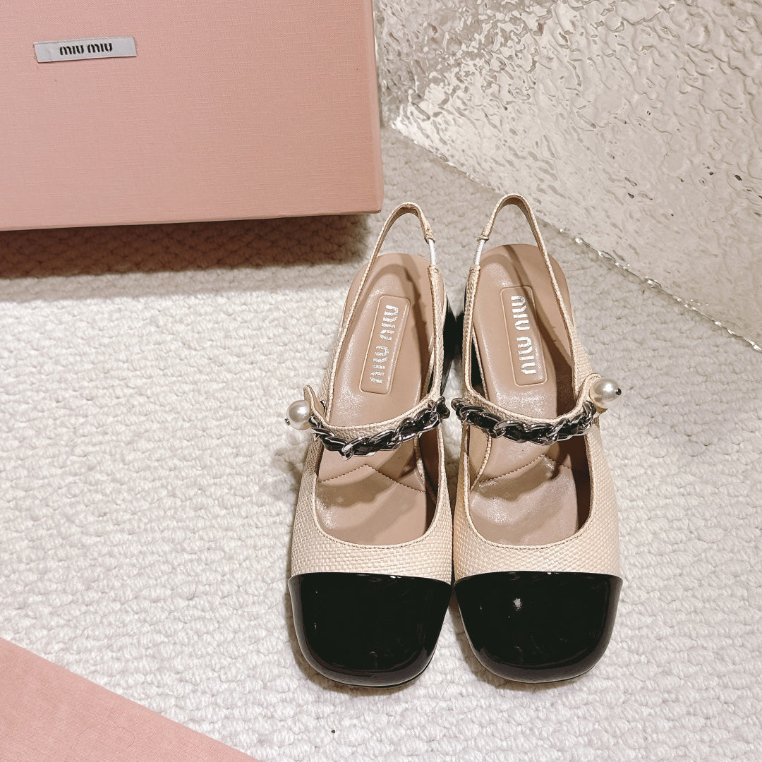 Light beige and Black Heels Sandal