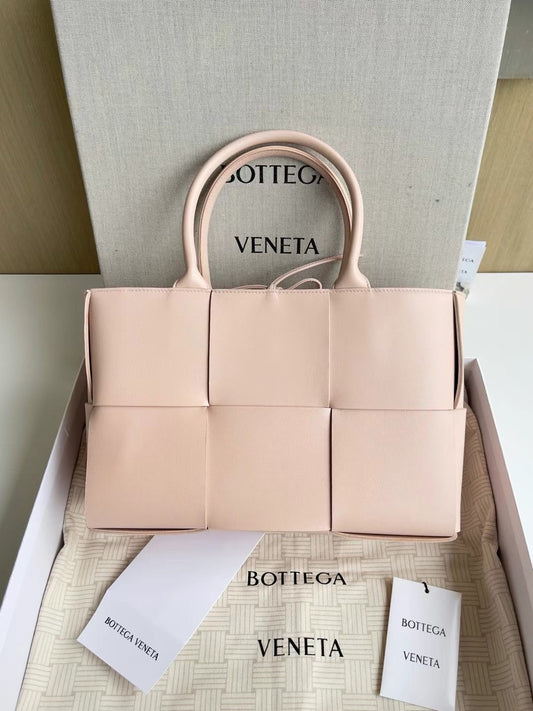 Structured Maxi Weave Tote