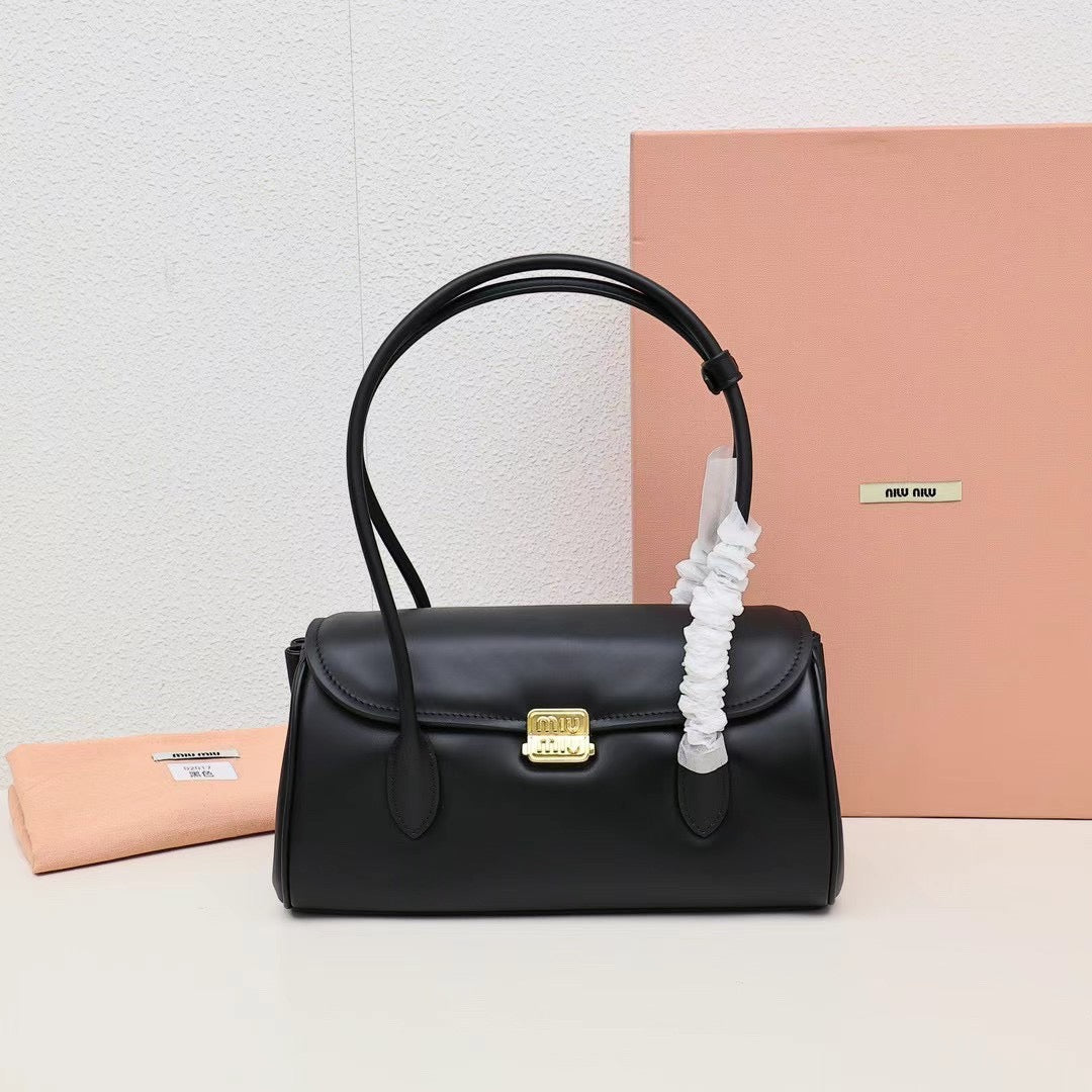 Minimalist Smooth Leather Shoulder Bag
