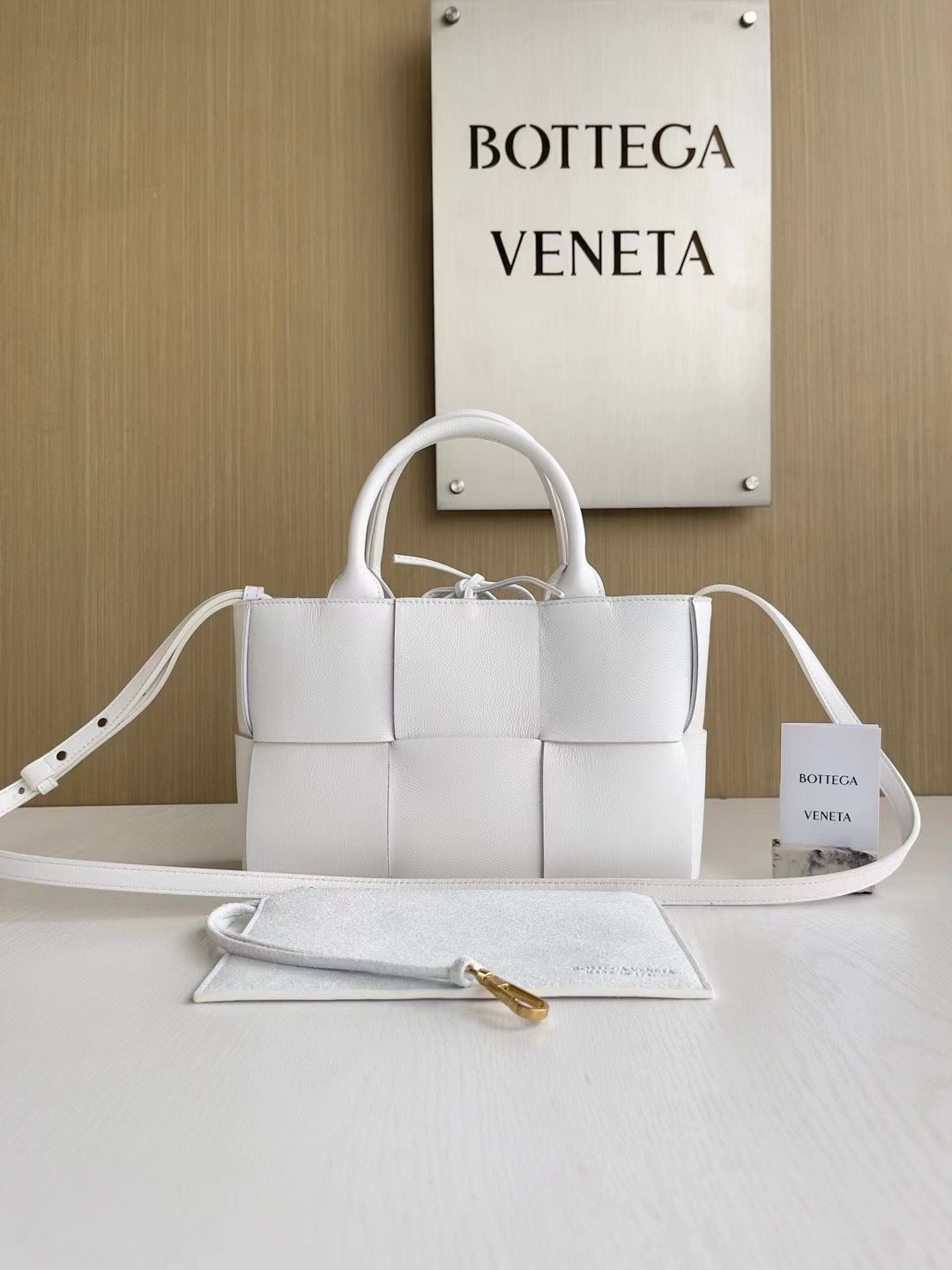 Structured Maxi Weave Tote