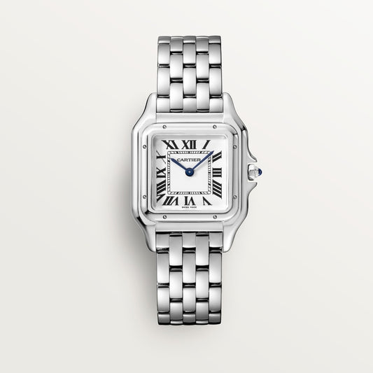 ساعة Panthère de Cartier متوسطة الحجم، مقاس 27 مم × 37 مم، مصنوعة من الفولاذ مع تاج أزرق، وميناء فضي وسوار من الفولاذ، تعمل بحركة كوارتز.