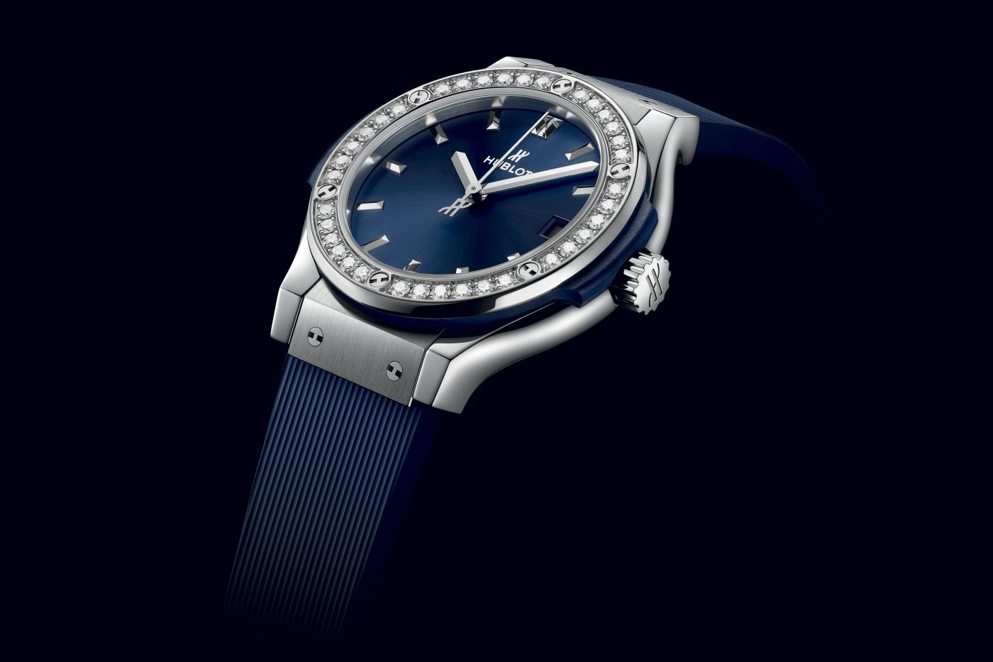 Classic Fusion Titanium Blue Diamonds 33 mm