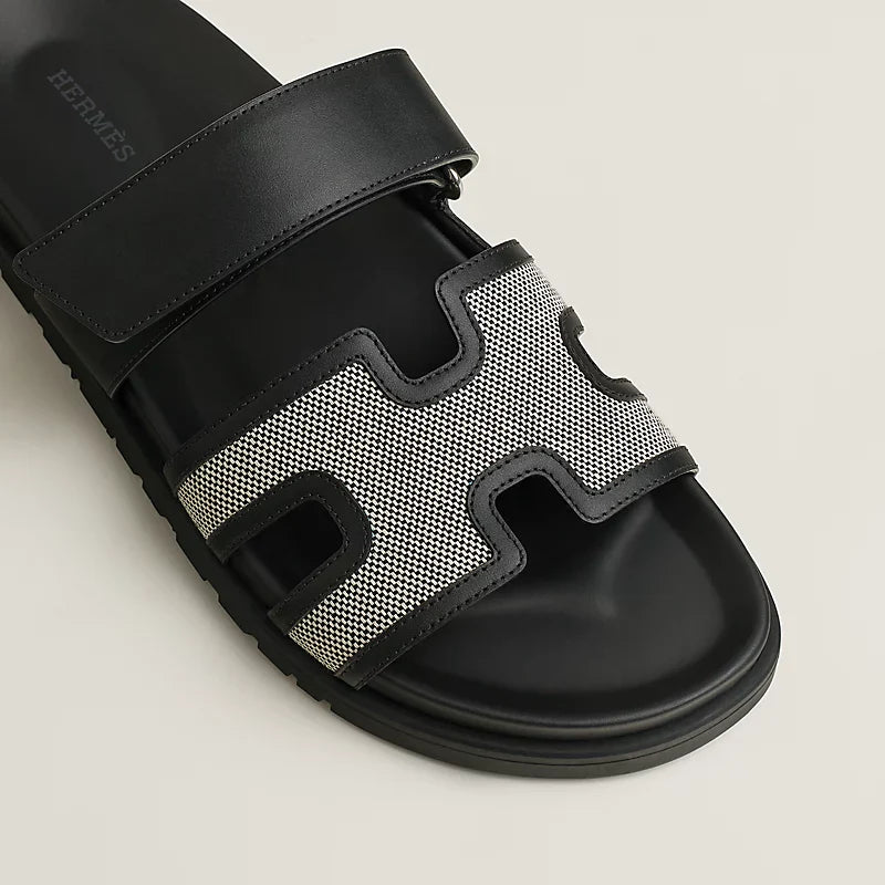 Prunoir/Noir Chypre sandal