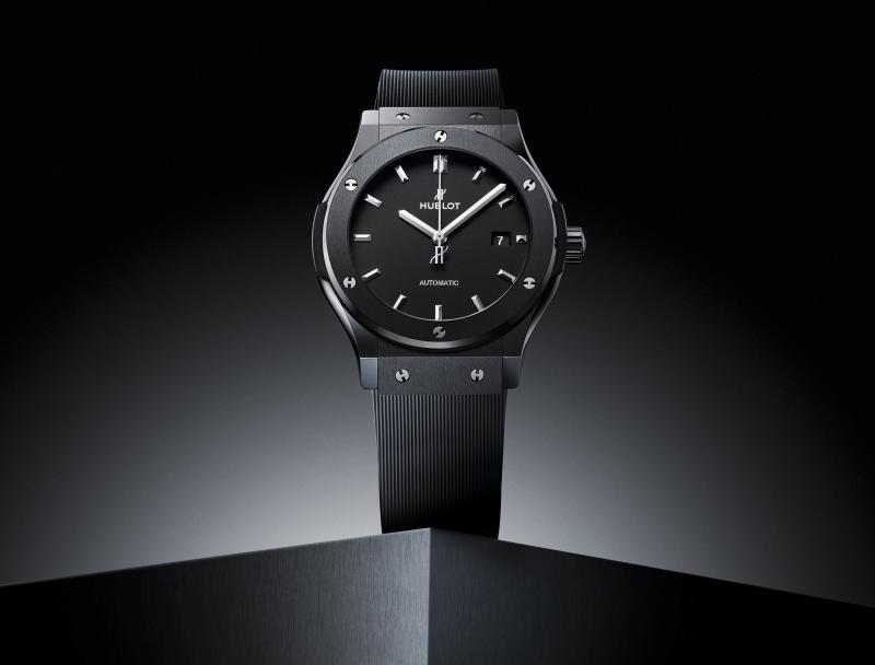 Classic Fusion Black Magic 42 mm Ceramic Rubber Strap Watch