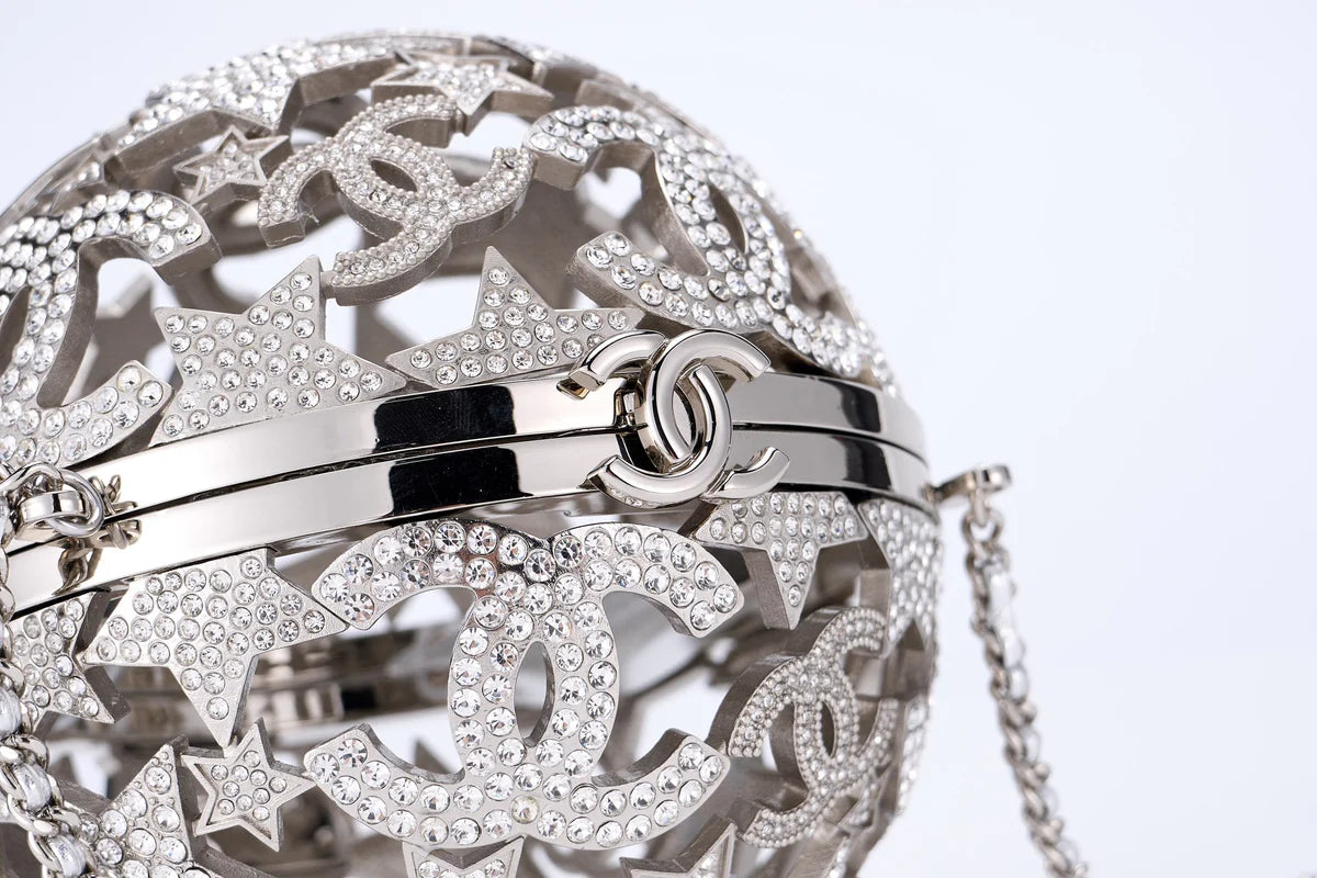 Chanel 25A silver star-patterned spherical evening bag 01