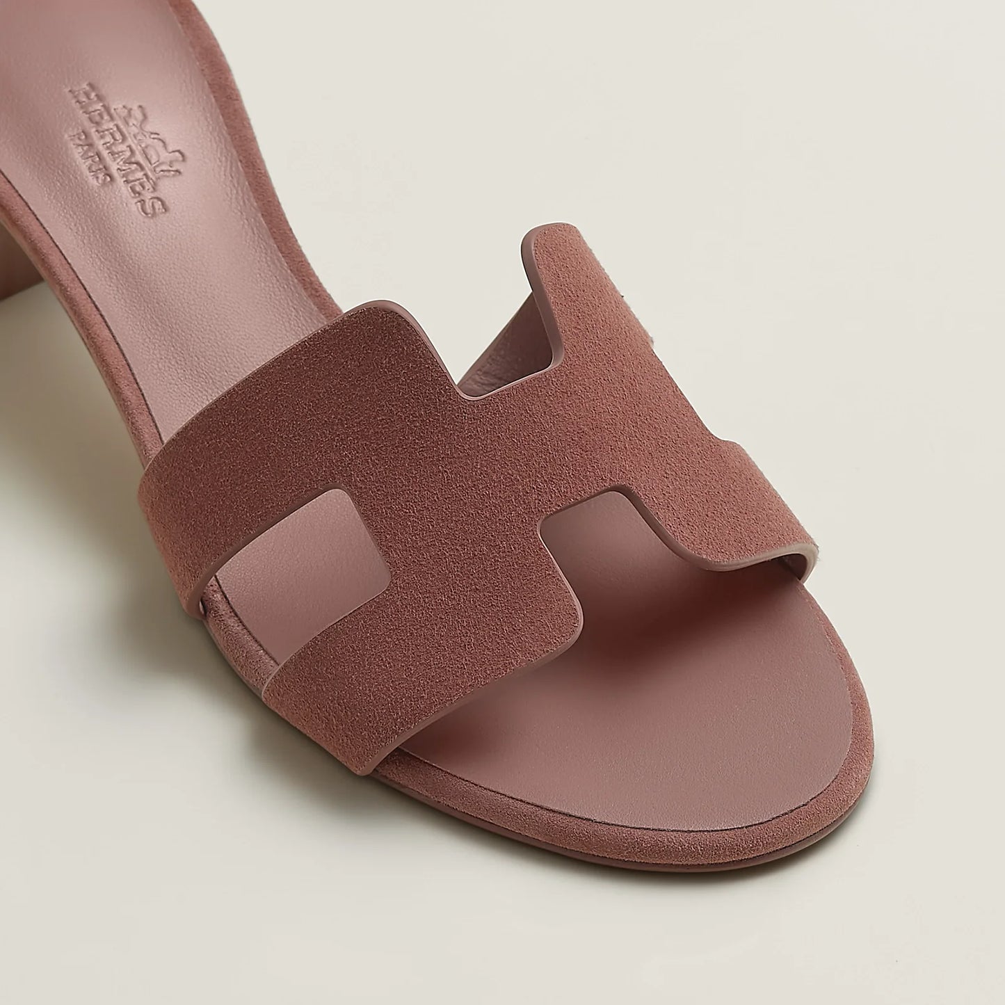 Rose Antique - Noir Oasis Sandal